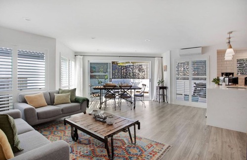 Takapuna House | The Oasis Home with Hot Tub and Parking