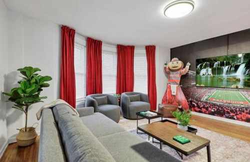 Clintonville House | The Ohio State of Mind 5BR 2BA