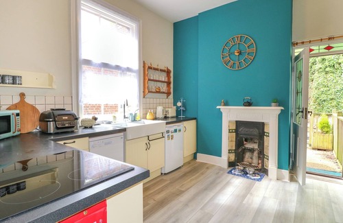 Matlock Bath Cottage | THE OLD APOTHECARY, pet friendly, with a garden in Matlock
