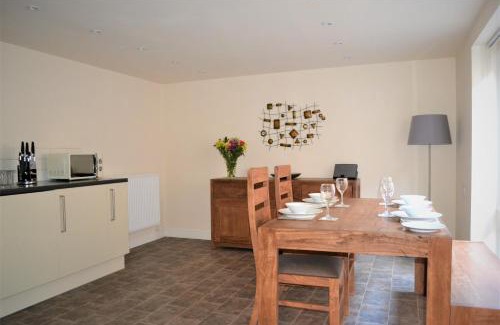 St Ives House | The Old Bottle Store - 2 Double Bedrooms, 2 Bathrooms, St Ives, Cambridgeshire
