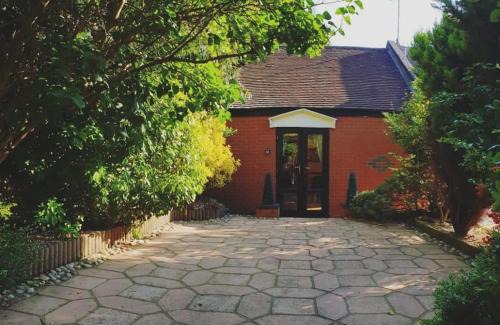 Hockliffe House | The Old Chapel Cottage