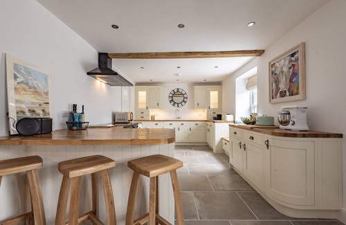 Fakenham House | The Old Chequers | Hot tub & Games room
