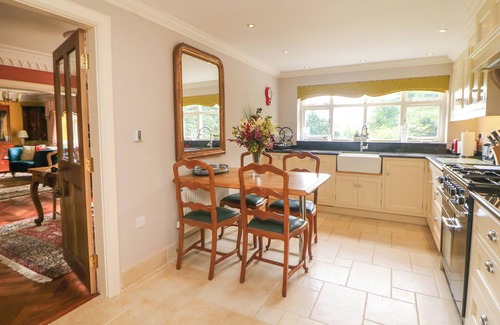 Sheen Cottage | THE OLD COACH HOUSE, pet friendly, with a garden in Hartington