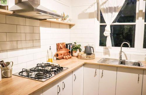 Tomerong House | The Old Cottage - Country Couples Retreat