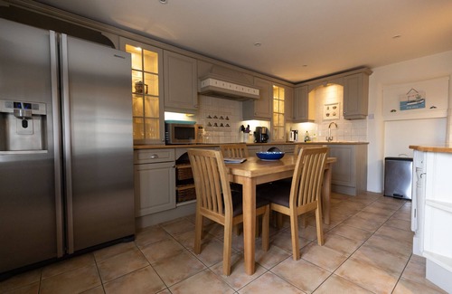 Mudeford Cottage | 'The Old Customs House', character cottage on Mudeford Quay