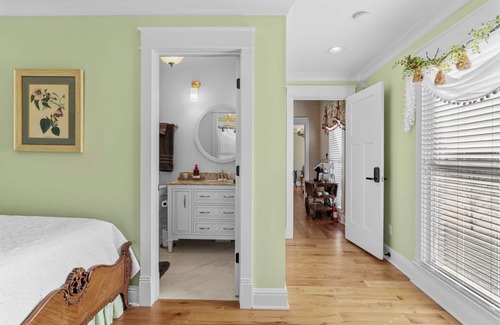Rineyville Other | The Old Farmhouse Inn-The Nest Room