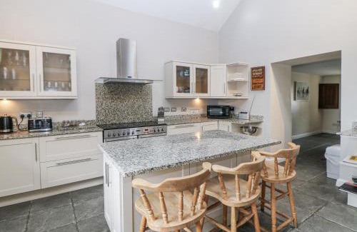 Totley House | The Old Robin Hood