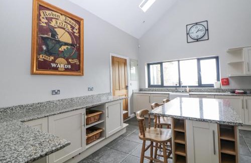 Totley House | The Old Robin Hood