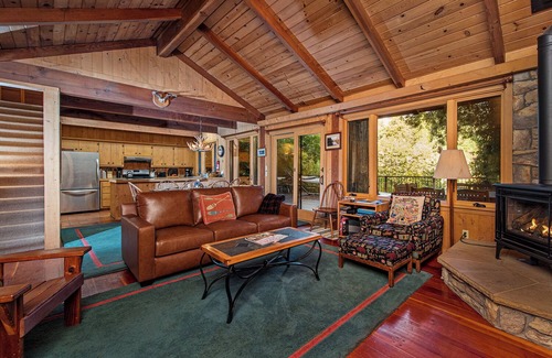 Northwood Cabin | The Old Timer ~ Classy Cabin On River, Near Golf, Dog Friendly!