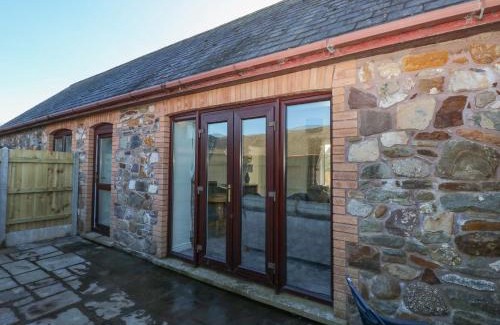 Draethen House | The Old Well Bungalow - Ty Mawr Farm