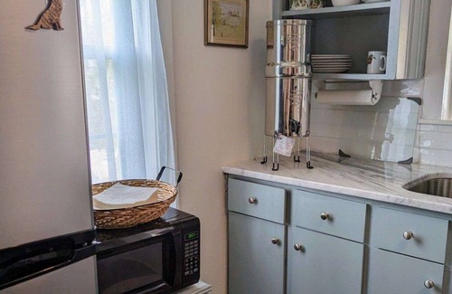 Abingdon Cottage | The Olde Springhouse cottage in downtown Abingdon