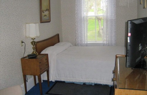 Sandy Cove Bed & Breakfast | The Olde Village Inn