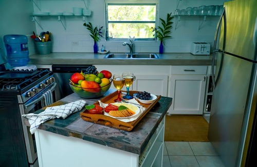 Spanish Wells House | The ONLY house with POOL for rent in Spanish Wells! Five star service.