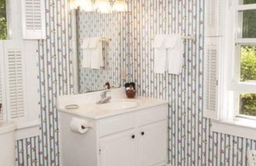 Saluda Bed & Breakfast | The Orchard Inn