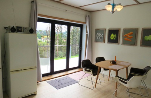 Wentworth Falls Apartment | The Origami Apartment. Spacious, private, local views.close to town