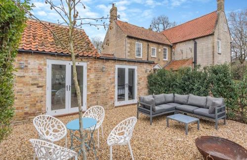 Sleaford House | The Ostlers Cottage