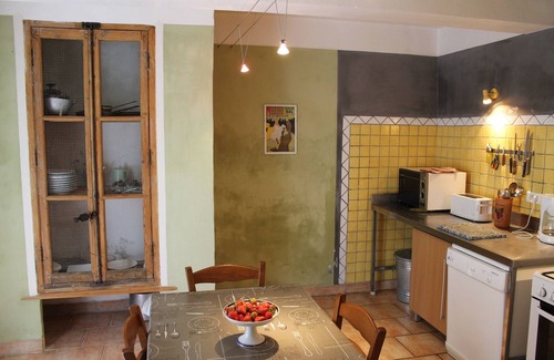 Saint-Didier House | The other side of the washhouse in Saint Didier