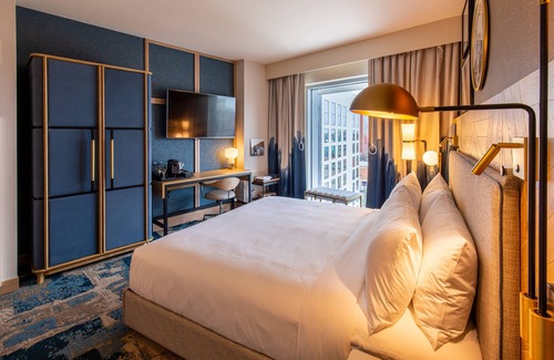 The Drag Hotel | The Otis Hotel Austin, Autograph Collection