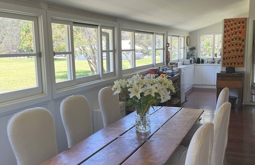 Patonga Cottage | The Oval Cottage Patongan