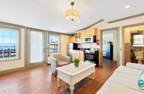 Ocean Beach Hotel | The Palms Hotel Fire Island