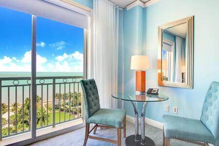 Key Biscayne House | The Palms, Ocean View Studio Located at Ritz Carlton - Key Biscayne