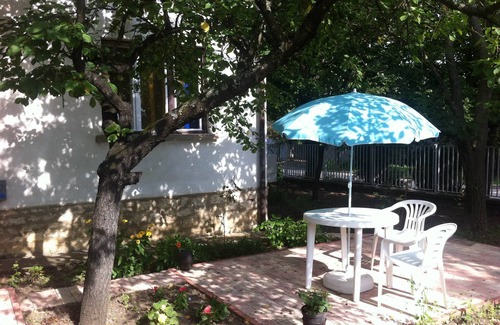 Tapolca Apartment | The panoramic apartment has a beautiful view of the garden -St. Georg Berg .