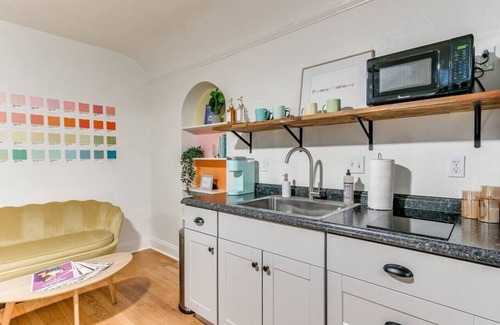 Lincoln Terrace Apartment | "The Pantone Penthouse" - 1B/1B