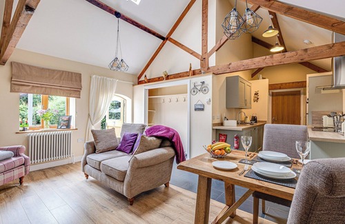 Burlton Cottage | The Parlour - UK10958