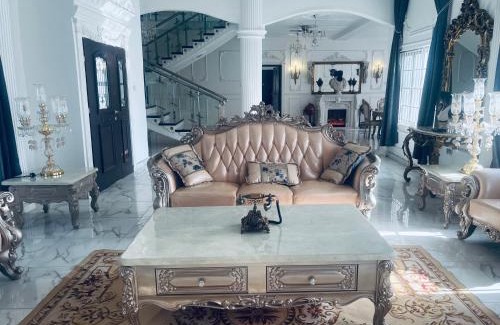 Kumasi Villa | The Peacock Mansion