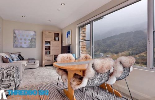 Thredbo Ski Chalet | The Peak 7