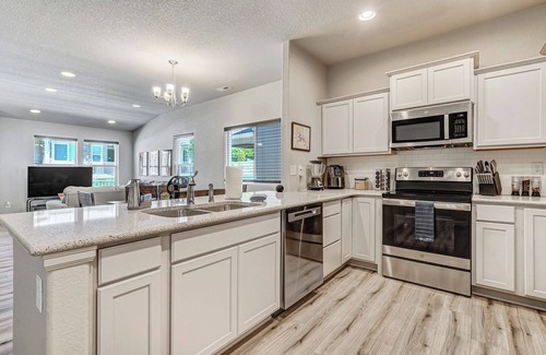 Southeast Colorado Springs House | The Peakside Retreat | Elliptical | Desk