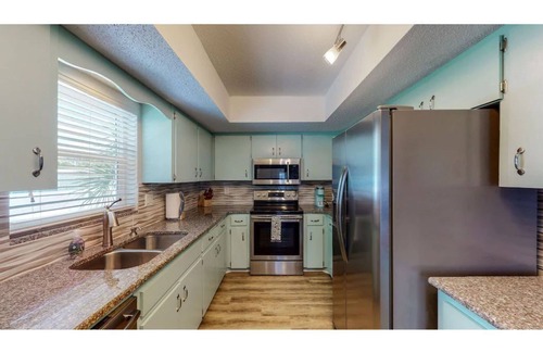 Laurel House | The Pelican