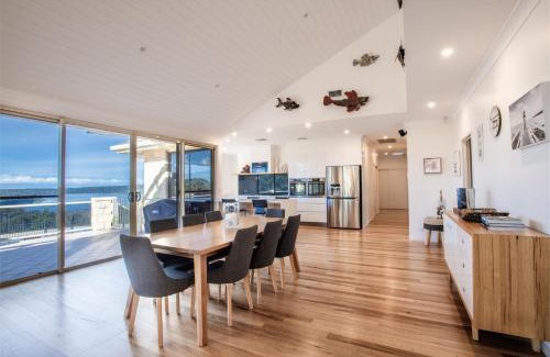 Broadwater House | The Peninsula
