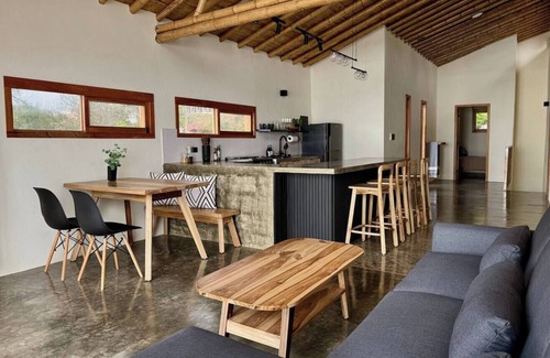 Montanita Apartment | The Penthouse in La Punta