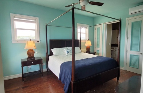 Salt Pond Cabin | The Penthouse Suite Sunset Views Long Island Harbour Club