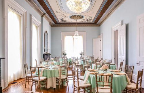 New Albany Bed & Breakfast | The Pepin Mansion B&B on Mansion Row - 10 min to start of the Bourbon Trail