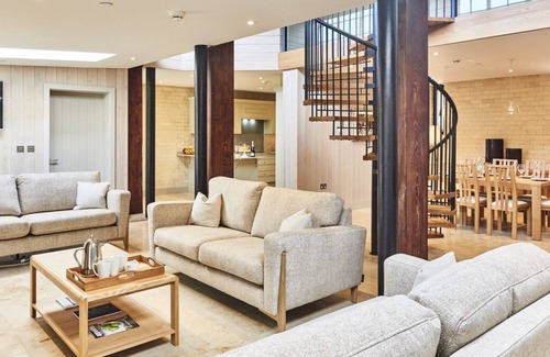 Walwick Apartment | The Peppercorn - Three Bedroom Apartment, Sleeps 6