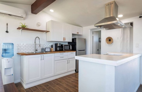 Yucca Valley House | The Perch - Cozy Joshua Tree Retreat + Hot Tub