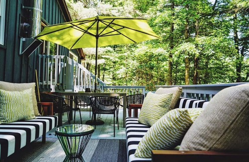 Yulan House | The Perfect Catskills Lake House
