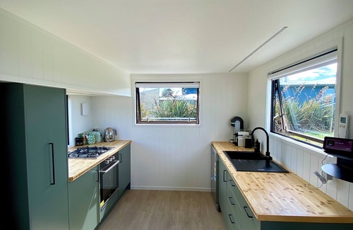 Surat Bay Cabin | The perfect Jacks Bay retreat