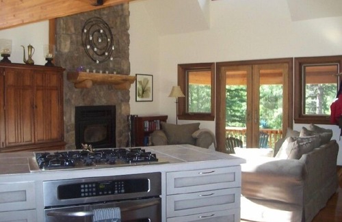 Lyons House | The Perfect Mountain Getaway