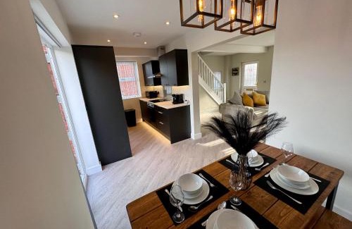 Dodworth House | The perfect place 3 Bedroom house with garden and parking