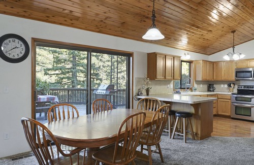 Galice House | The perfect vacation destination, a huge house for your loved ones!