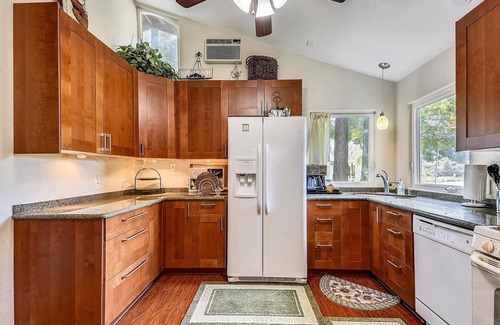 Northwood House | The Perfect View ~ (and the Ideal Location!) Walk to Beach, Restaurants and More