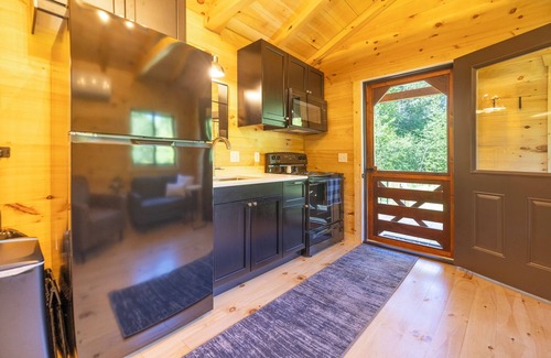 Porterfield Cabin | The Pines - New! - Menominee River Boutique Tiny Cottage
