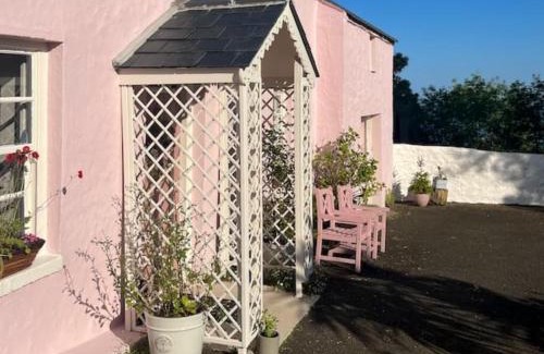 Carrickfergus Apartment | The Pink Cottage upstairs suite & Garden Summer Room