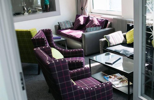 Pentrefelin Hotel | The Plough Rhosmaen