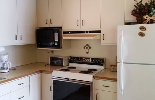 Millersburg Cottage | The Point at Ocqueoc - Quiet Ocqueoc Lakefront Two Bedroom Cottage