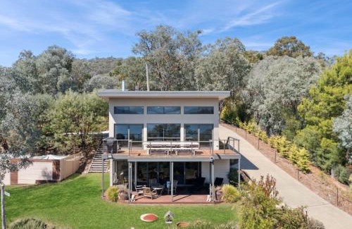 Taylor Bay House | The Point Lakehouse Taylor Bay