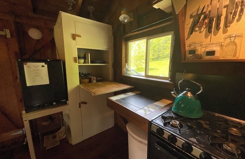 Rochester Cabin | The Pond Cabin at Sky Hollow, The Hunter Cabin at Sky Hollow
